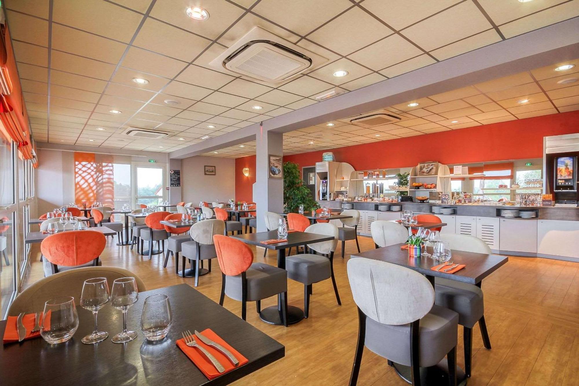Brit Hotel Les Evens Saint-Saturnin  Kültér fotó