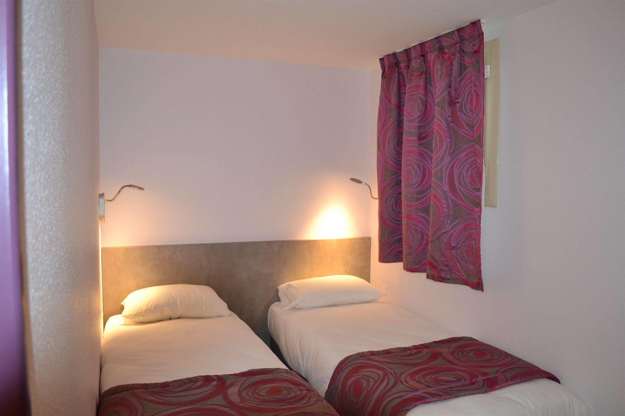 Brit Hotel Les Evens Saint-Saturnin  Kültér fotó